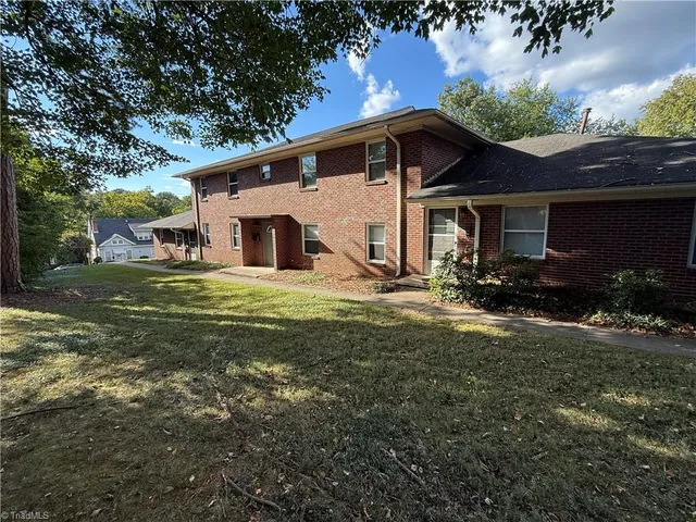 $895 | 233 North Sunset Drive, Unit B, Winston-Salem, NC 27101