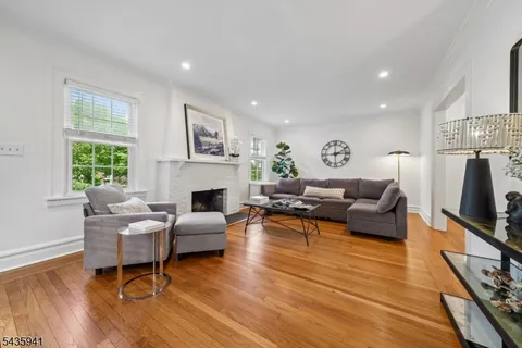 $899,000 | 14 Evergreen Place, Maplewood, NJ 07040