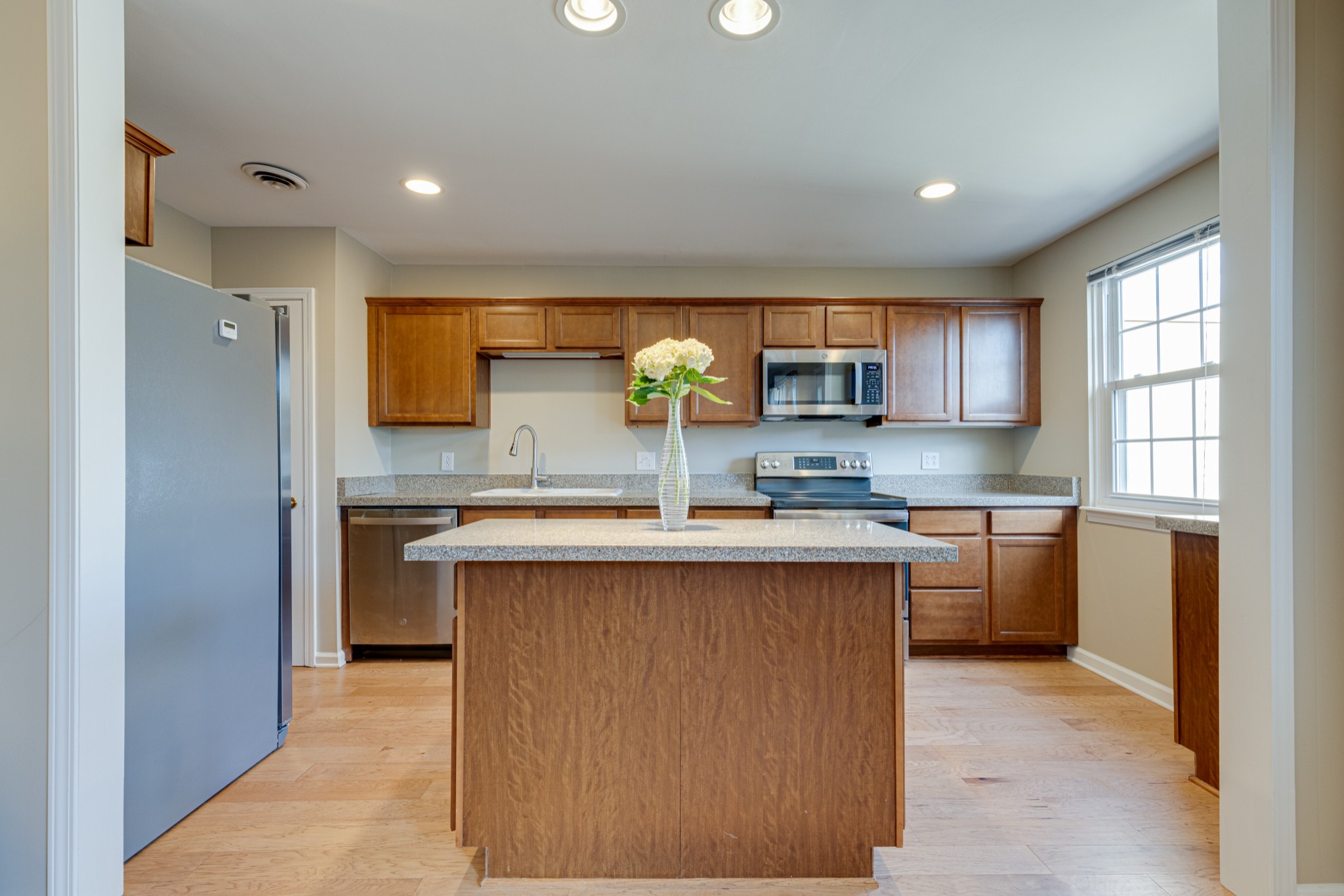 1023 Todd Preis Drive Nashville, TN 37221 - Photo 4 of 27