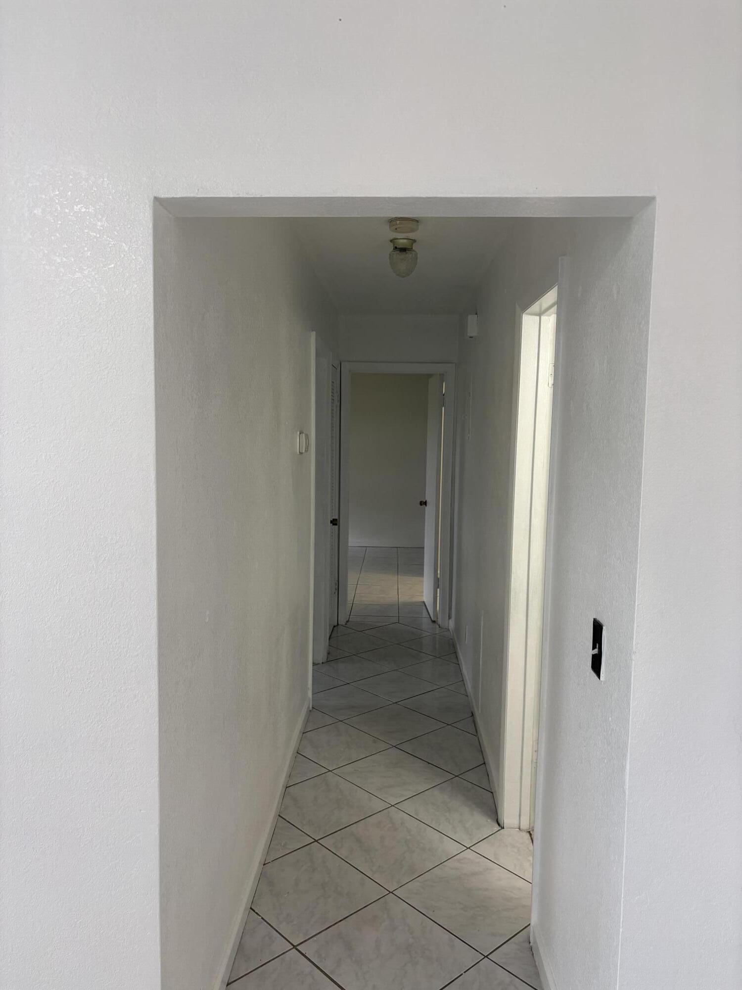 2801 Albatross Road Delray Beach, FL 33444 - Photo 9 of 14