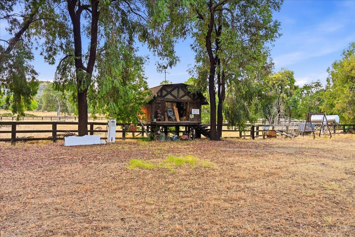 13656 Beitler Road Penn Valley, CA 95946 - Photo 16 of 46 Gallery Image 16