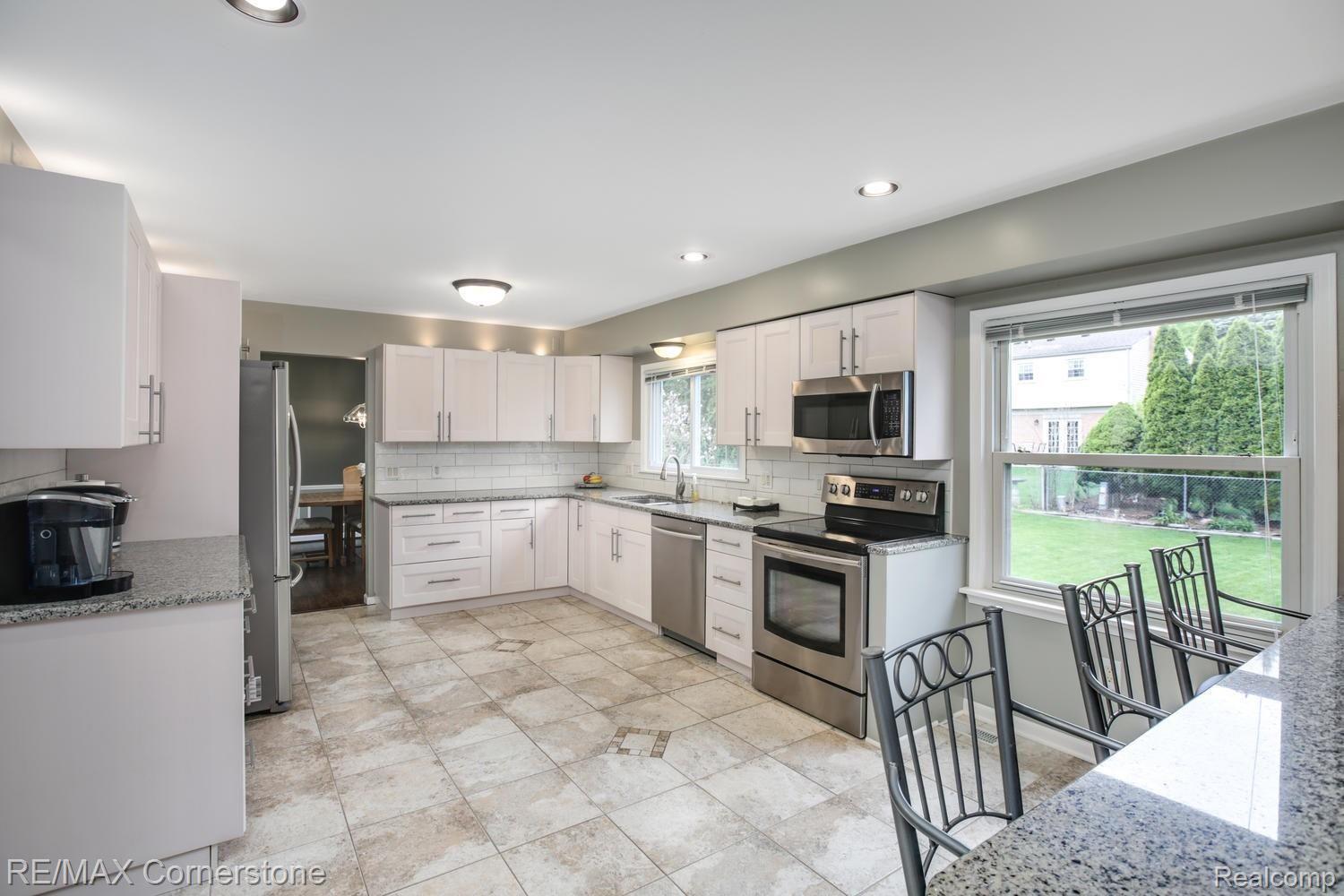 17463 Wayne Road Livonia, MI 48152 - Photo 15 of 37 17463 Wayne Rd Livonia MI-large-017-20-17463 Wayne Road00017-1500x1000-72dpi.jpg