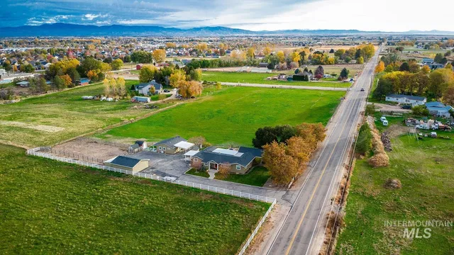 $999,000 | 988 West King Road, Kuna, ID 83634