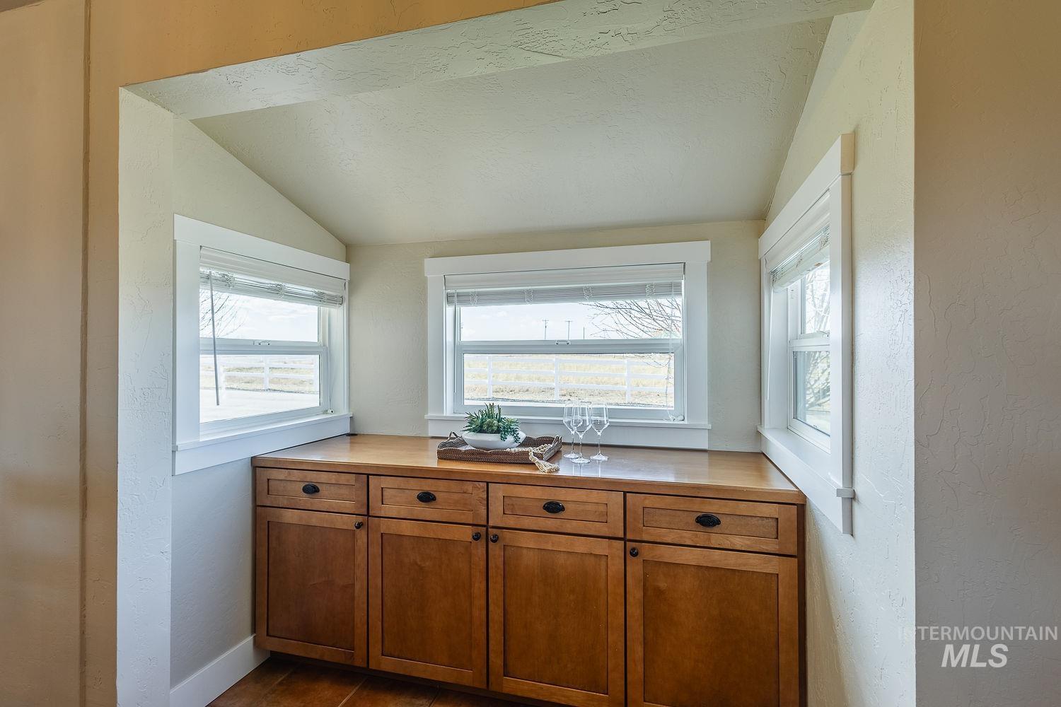 988 West King Road Kuna, ID 83634 - Photo 12 of 50 Detailed view of a textured wall