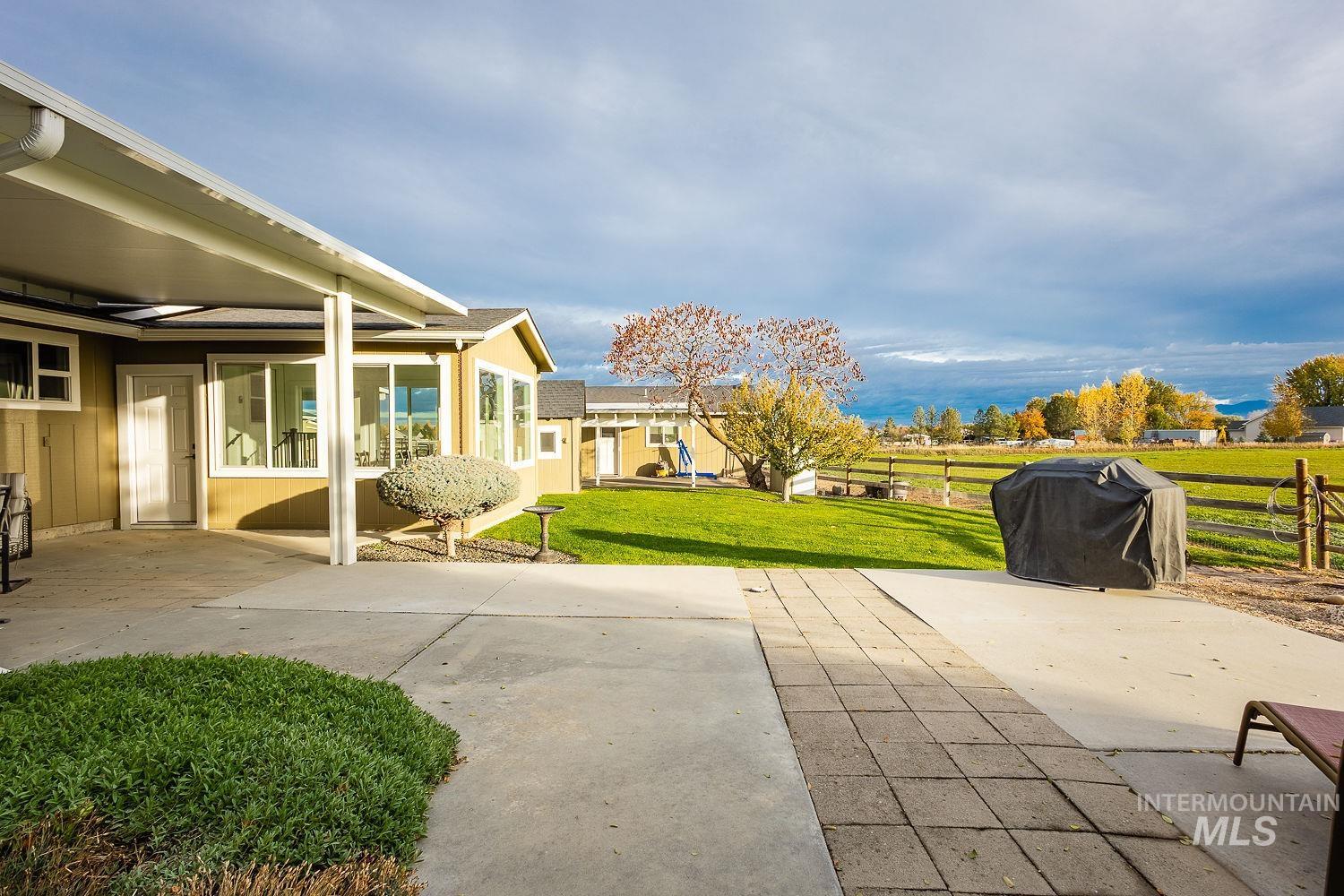 988 West King Road Kuna, ID 83634 - Photo 34 of 50 View of patio / terrace featuring area for grilling