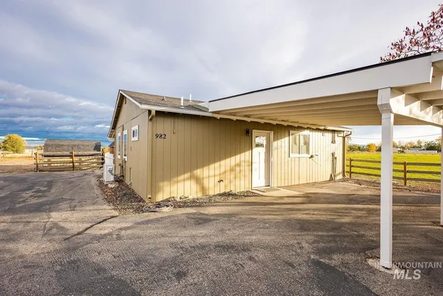 $999,000 | 988 West King Road, Kuna, ID 83634