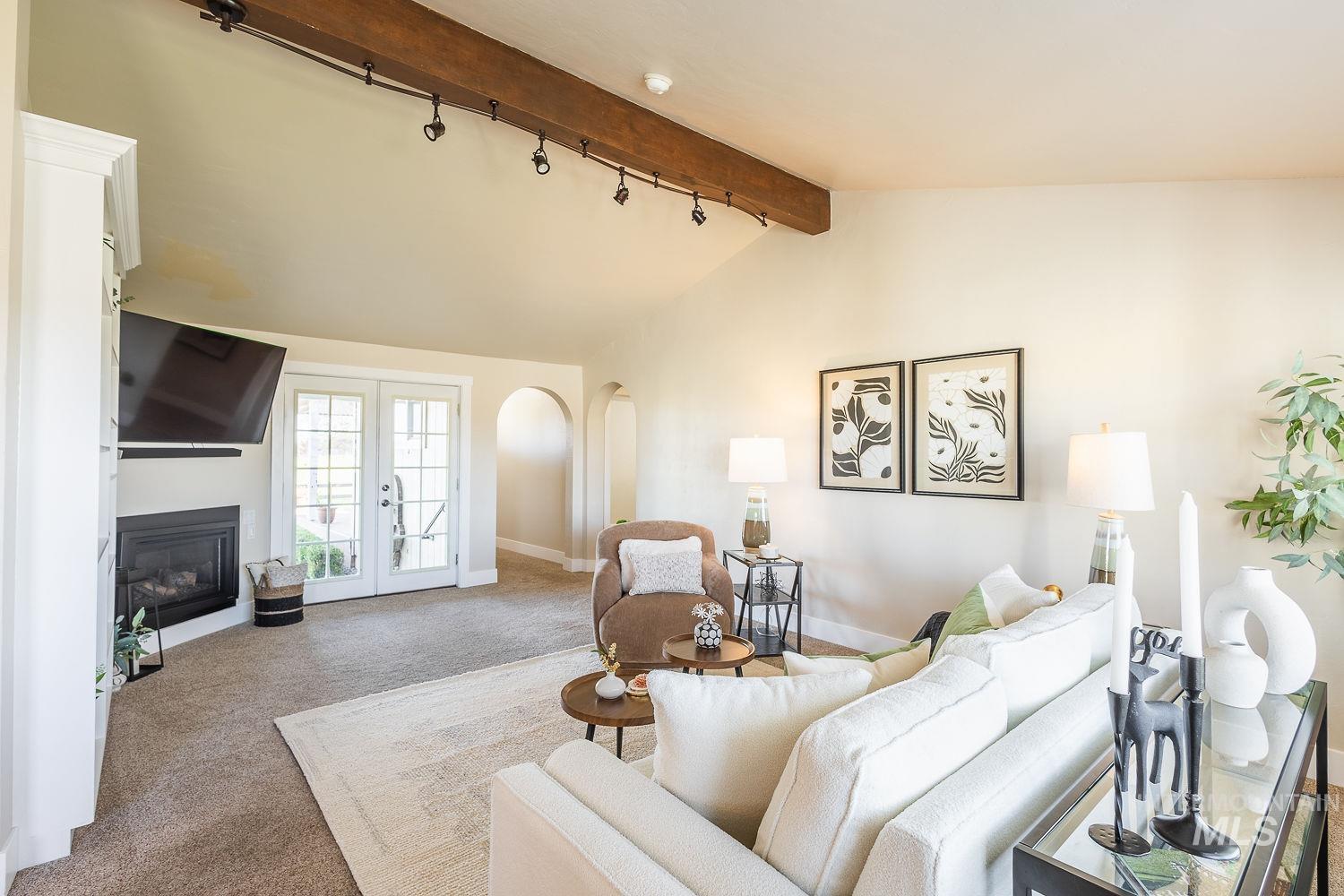 988 West King Road Kuna, ID 83634 - Photo 4 of 50