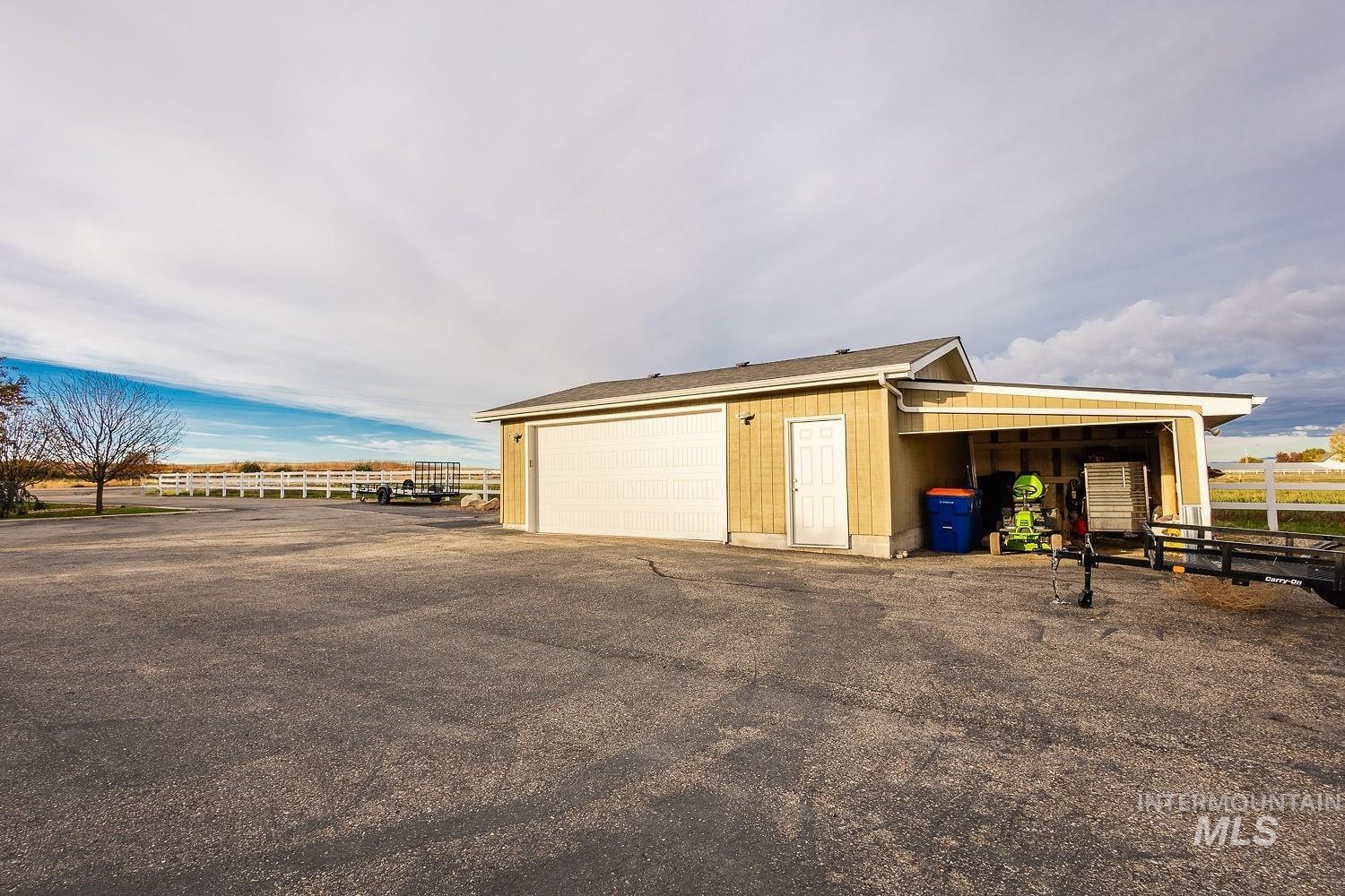 988 West King Road Kuna, ID 83634 - Photo 43 of 50 Garage with a detached garage