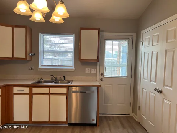 $1,275 | 4128 Bridge Court, Unit B, Winterville, NC 28590