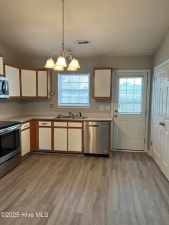 $1,275 | 4128 Bridge Court, Unit B, Winterville, NC 28590