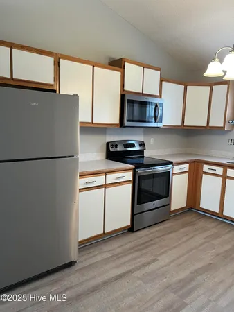 $1,275 | 4128 Bridge Court, Unit B, Winterville, NC 28590