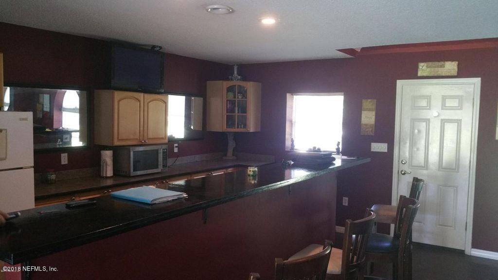 2868 Davell Road Jacksonville, FL 32254 - Photo 4 of 12 Kitchen w bar top
