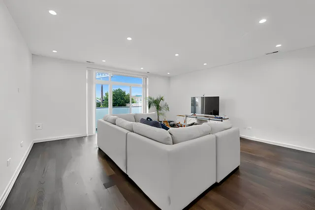 $3,250 | 1921 South Jefferson Street, Unit 1, Chicago, IL 60616