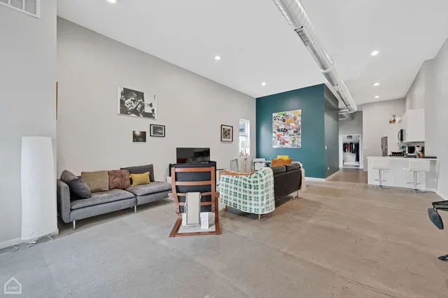 $3,250 | 1921 South Jefferson Street, Unit 1, Chicago, IL 60616