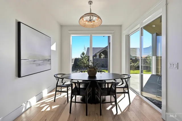 $679,777 | 1049 East Crescendo Street, Meridian, ID 83642