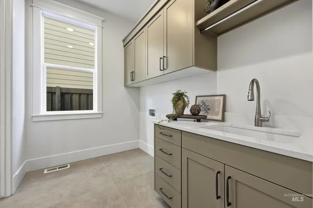 $679,777 | 1049 East Crescendo Street, Meridian, ID 83642