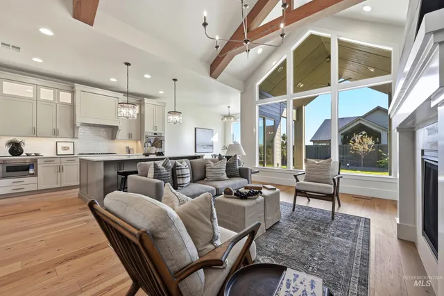 $679,777 | 1049 East Crescendo Street, Meridian, ID 83642