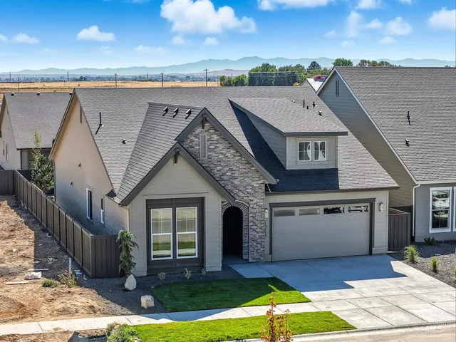 $679,777 | 1049 East Crescendo Street, Meridian, ID 83642