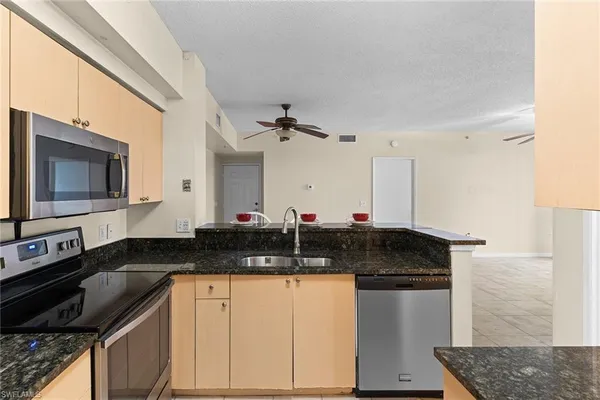 $2,100 | 1130 Reserve Way, Unit 206, Naples, FL 34105