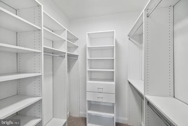 $625,000 | 9405 Blackwell Road, Unit 305, Rockville, MD 20850