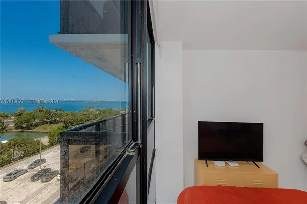 $2,950 | 600 Northeast 36th Street, Unit 706, Miami, FL 33137