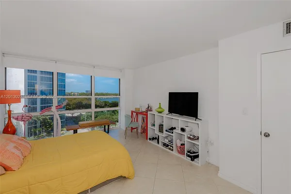 $2,950 | 600 Northeast 36th Street, Unit 706, Miami, FL 33137