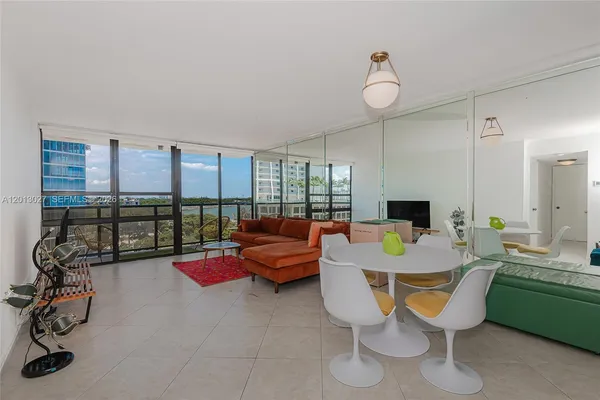 $2,950 | 600 Northeast 36th Street, Unit 706, Miami, FL 33137