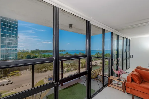 $2,950 | 600 Northeast 36th Street, Unit 706, Miami, FL 33137