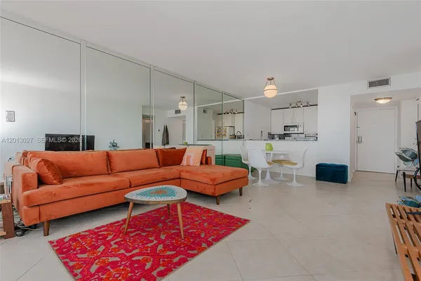 $2,950 | 600 Northeast 36th Street, Unit 706, Miami, FL 33137