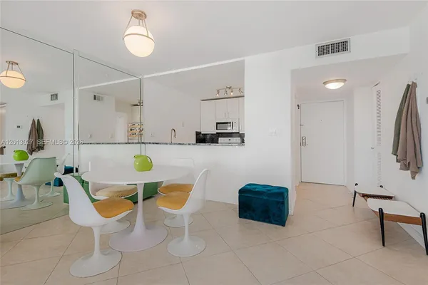 $2,950 | 600 Northeast 36th Street, Unit 706, Miami, FL 33137