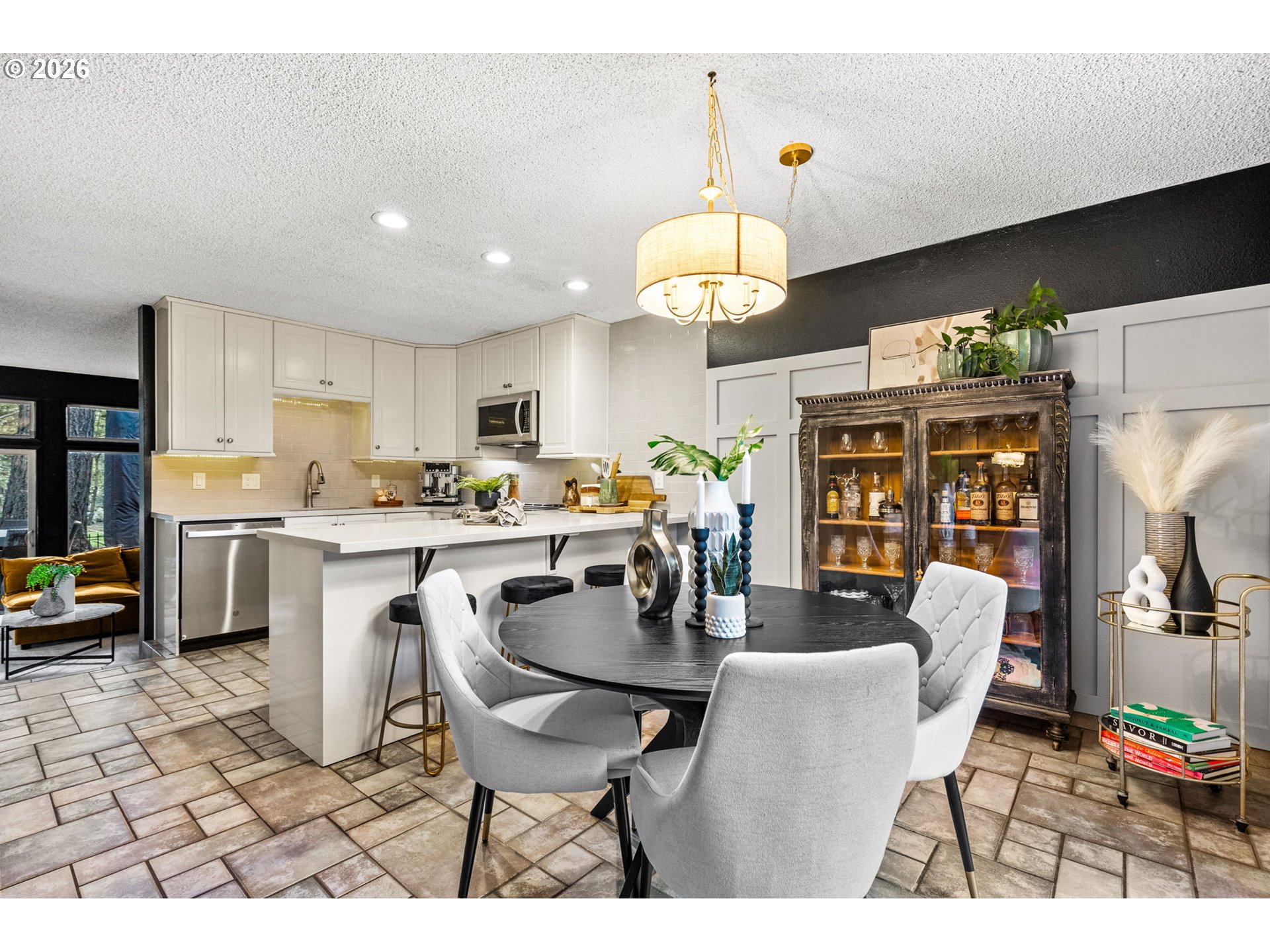 1200 Northeast Territorial Road, Unit 72 Canby, OR 97013 - Photo 15 of 46 Kitchen/Dining Room
