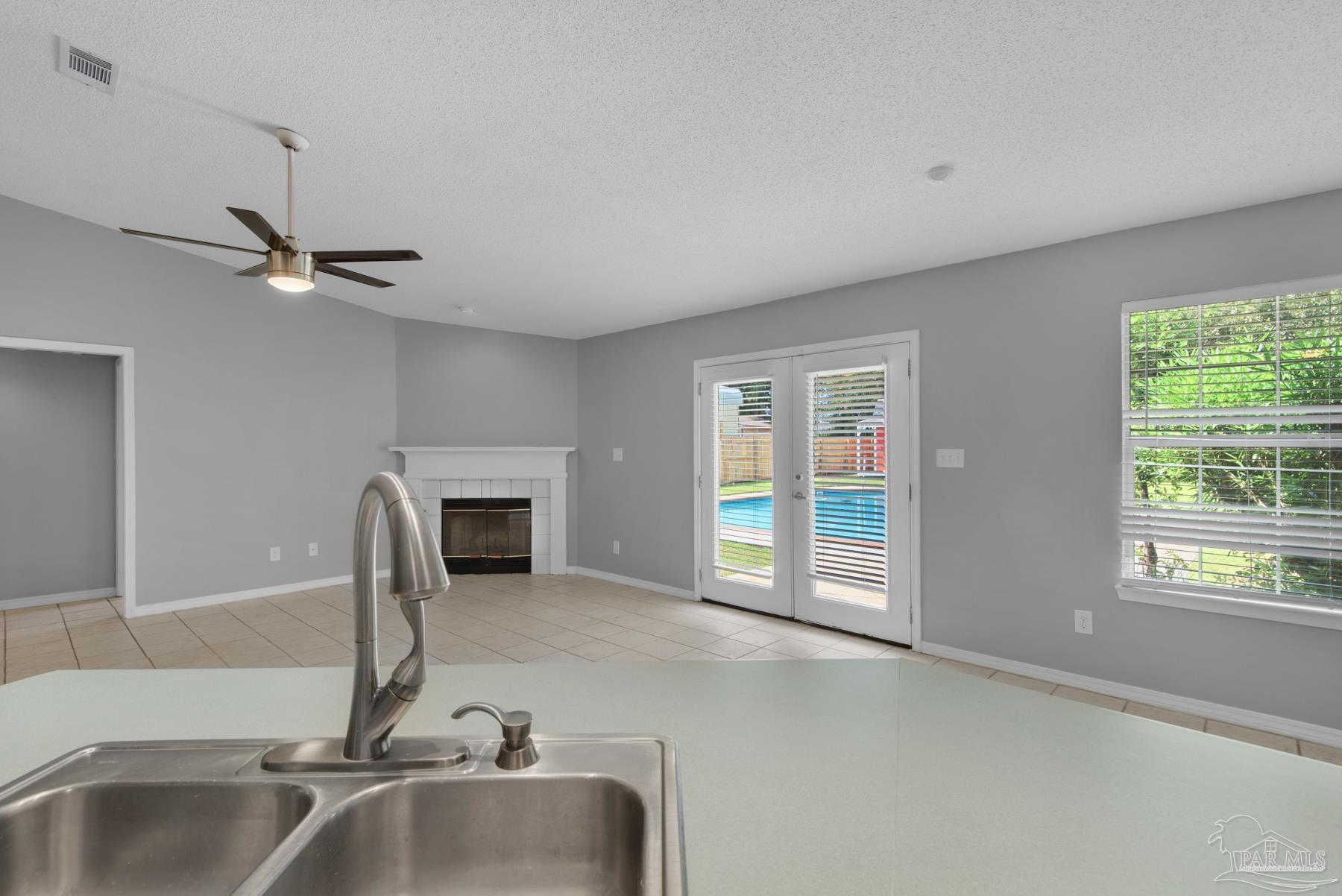 2811 Augustus Road Navarre, FL 32566 - Photo 15 of 46