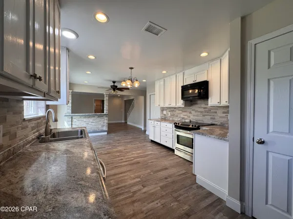 $2,350 | 607 Plantation Court, Panama City, FL 32404