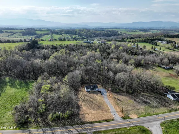 $359,900 | 6055 Newport Highway, Greeneville, TN 37743