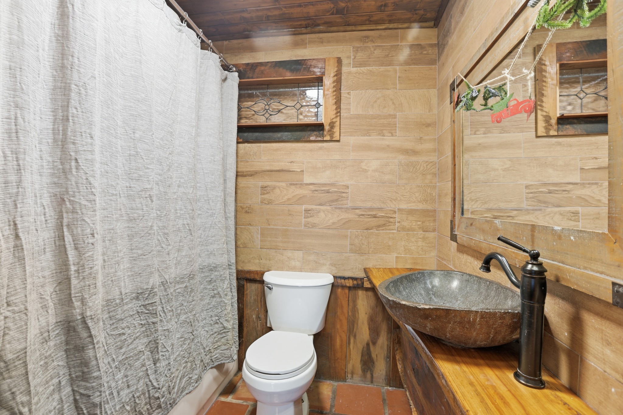 2160 Cedar Grove Road Lebanon, TN 37087 - Photo 26 of 100 a bathroom with a toilet and a sink