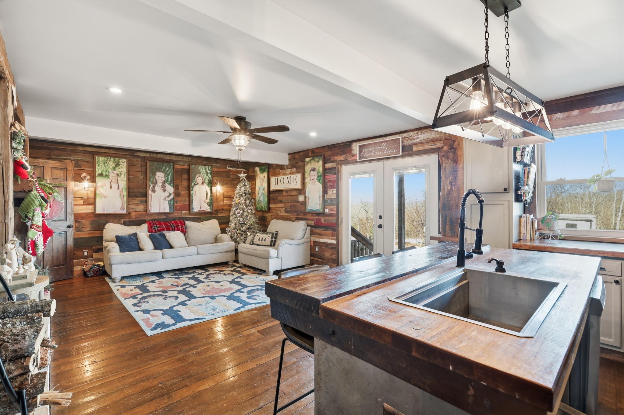 2160 Cedar Grove Road Lebanon, TN 37087 - Photo 30 of 100 a living room with furniture and a table