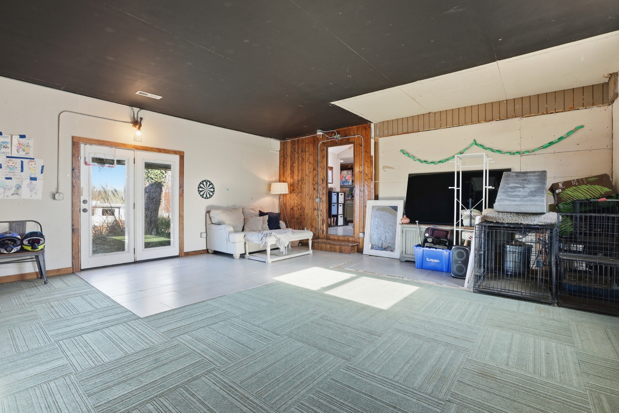 2160 Cedar Grove Road Lebanon, TN 37087 - Photo 37 of 100 a living room with furniture and a flat screen tv