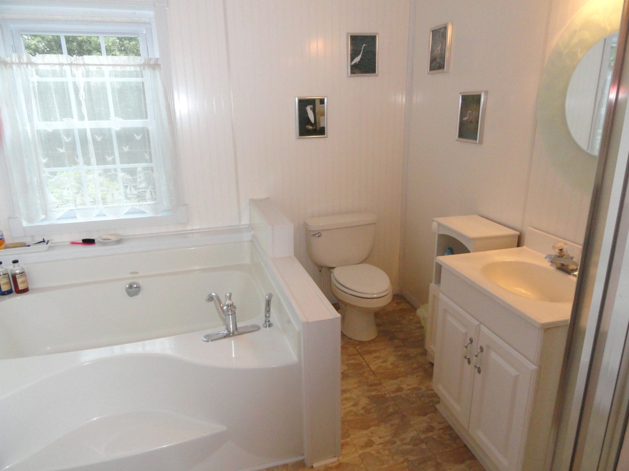 12948 Hardy Road Hardy, VA 24101 - Photo 25 of 37 Garden Tub