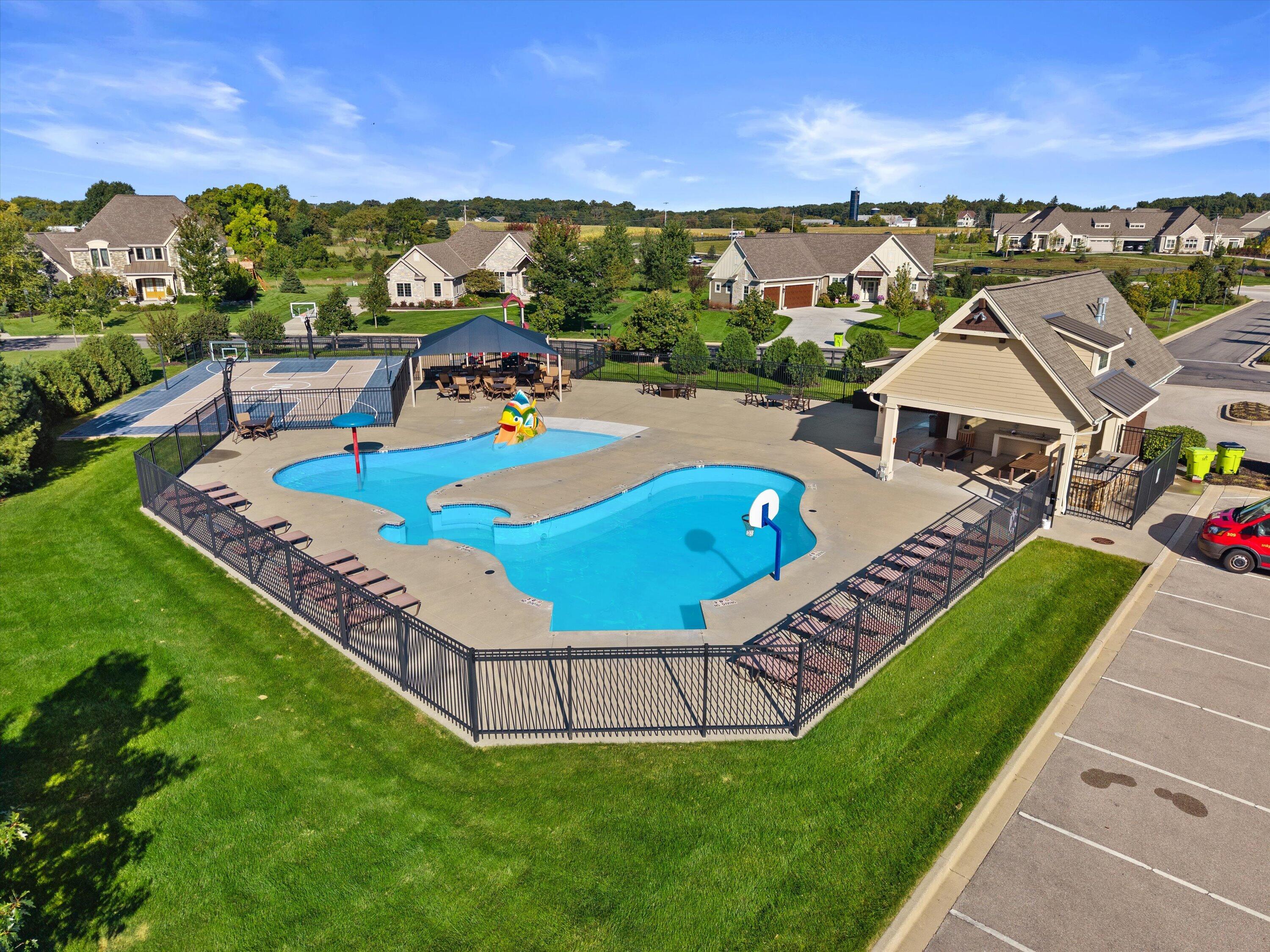 1649 Spring Valley Road Hartland, WI 53029 - Photo 72 of 83 87-DJI_20260929094742_0091_D (1)