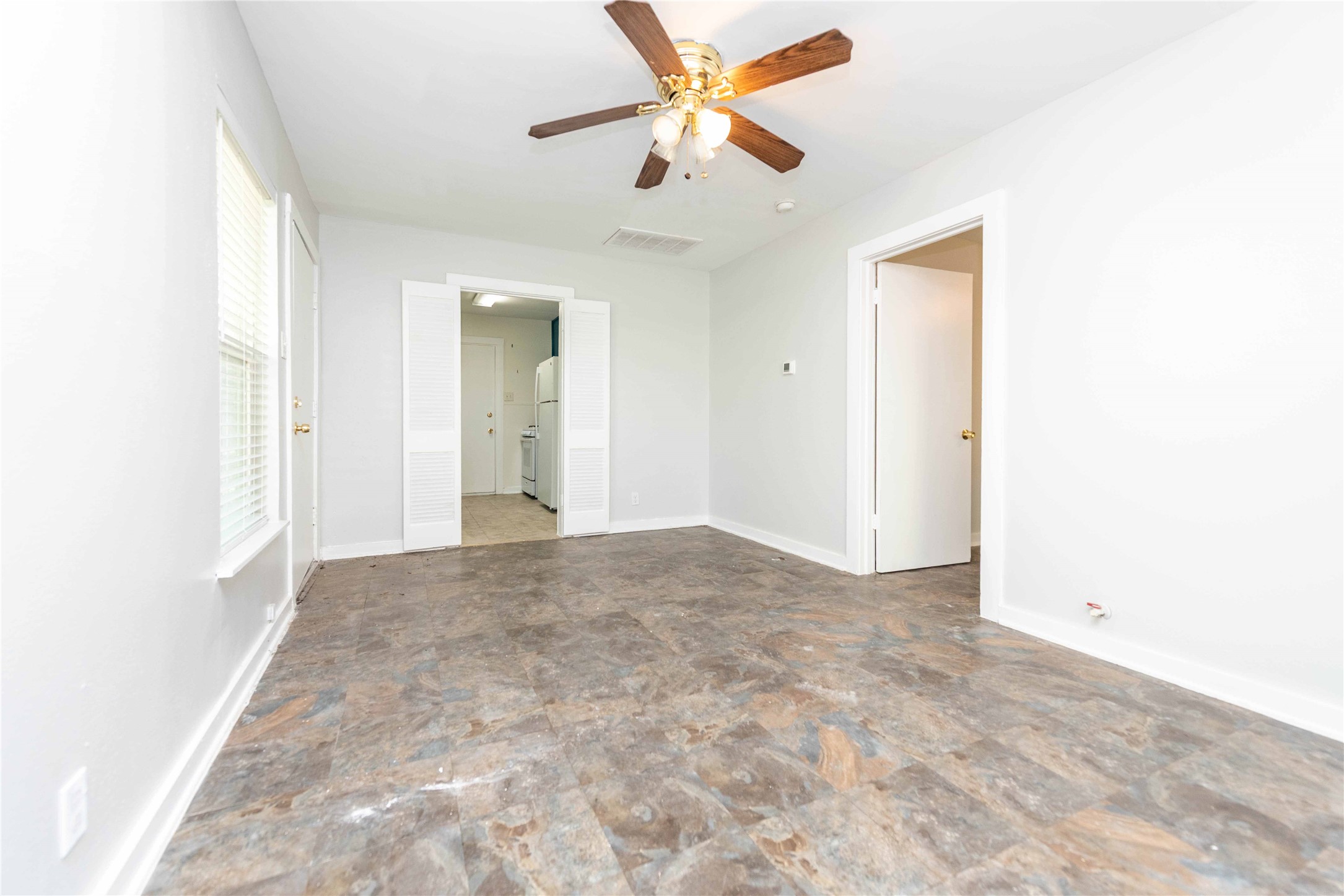 1013 East 10th Street Austin, TX 78702 - Photo 7 of 16