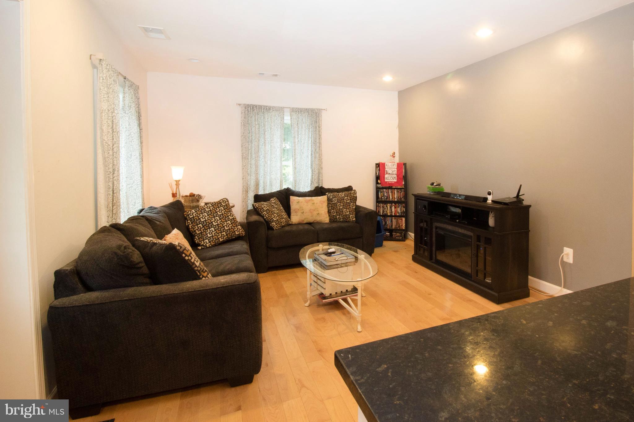 9599 Elihu Hill Road Marshall, VA 20115 - Photo 8 of 21 Living Room