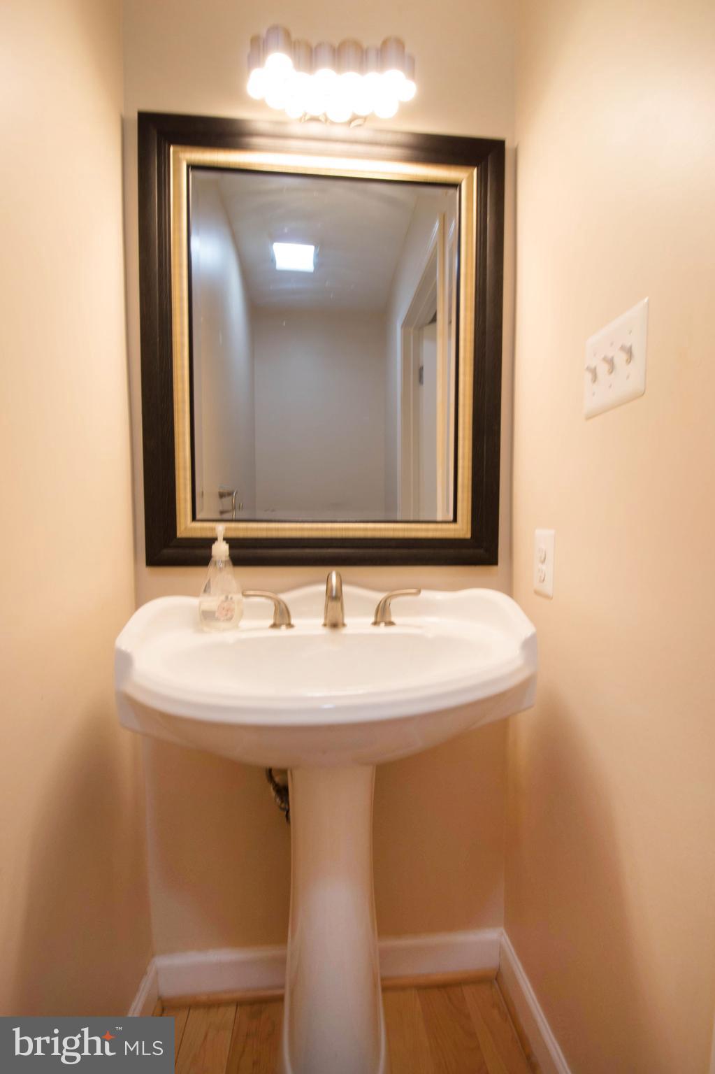9599 Elihu Hill Road Marshall, VA 20115 - Photo 9 of 21 Lovely half bath