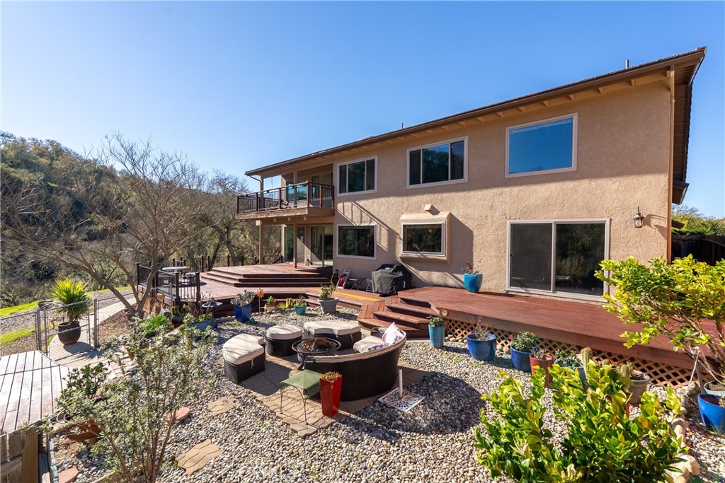 5145 Northfork Place Paso Robles, CA 93446 - Photo 52 of 62 a view of a backyard with plants and patio