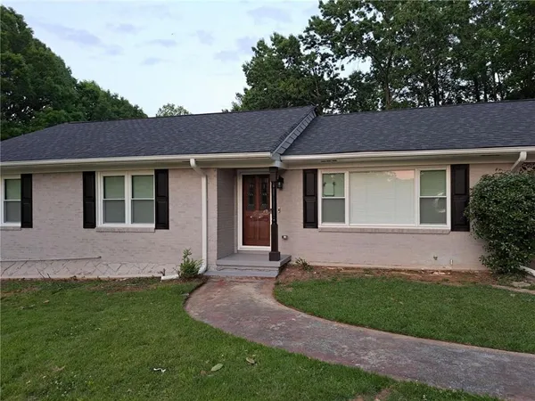 $2,800 | 700 Lynn Circle Southwest, Atlanta, GA 30311