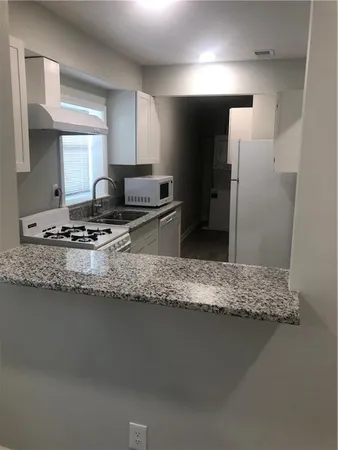 $2,800 | 700 Lynn Circle Southwest, Atlanta, GA 30311