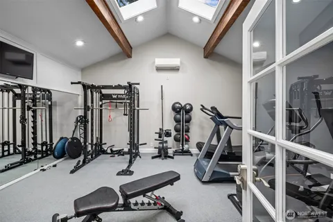 $1,100,000 | 17498 Northeast 40th Place, Unit I1, Redmond, WA 98052