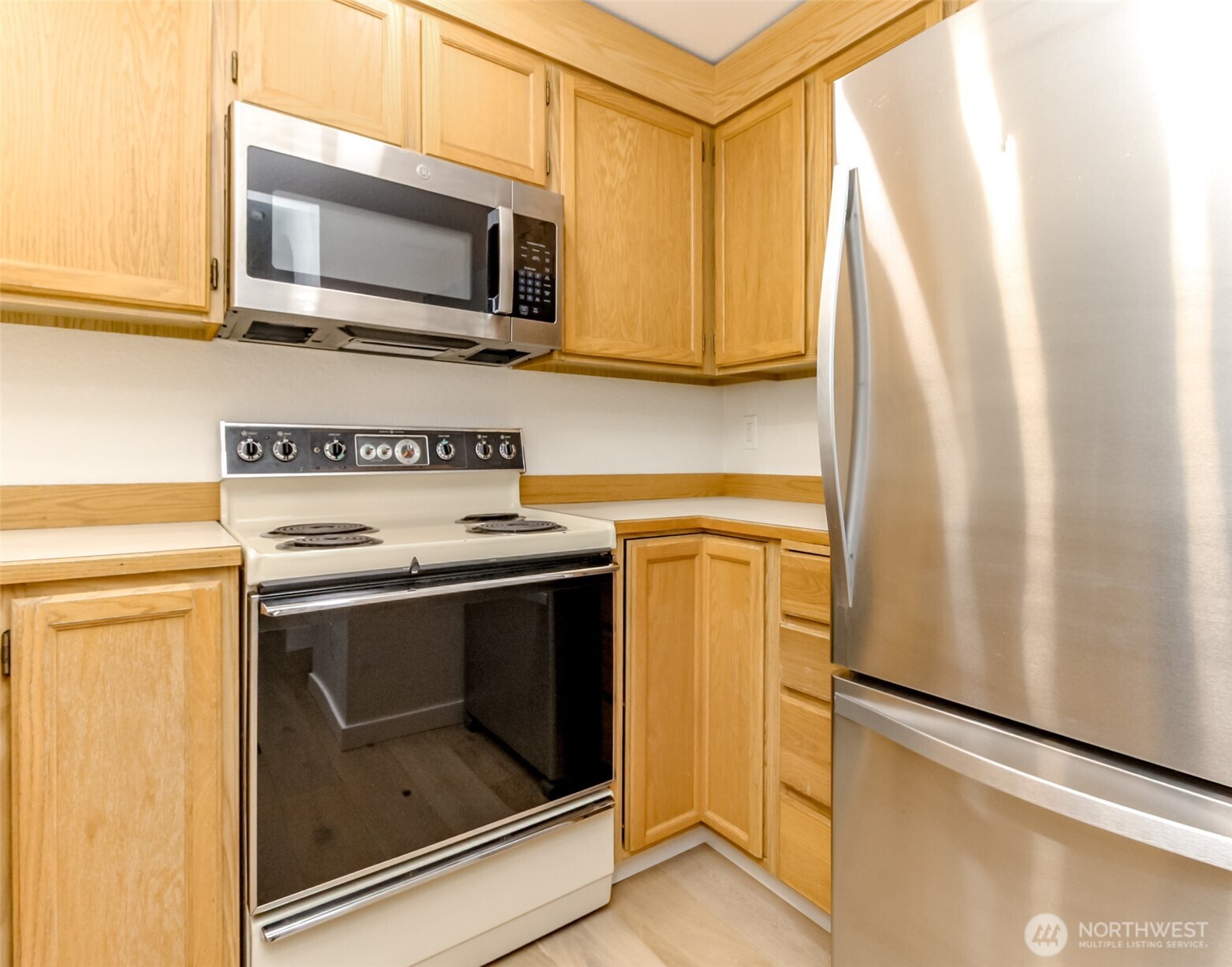 17311 119th Lane Southeast, Unit 3 Renton, WA 98058 - Photo 12 of 31