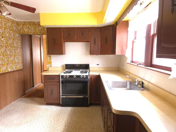 $179,000 | 1021 173rd Street, Hazel Crest, IL 60429