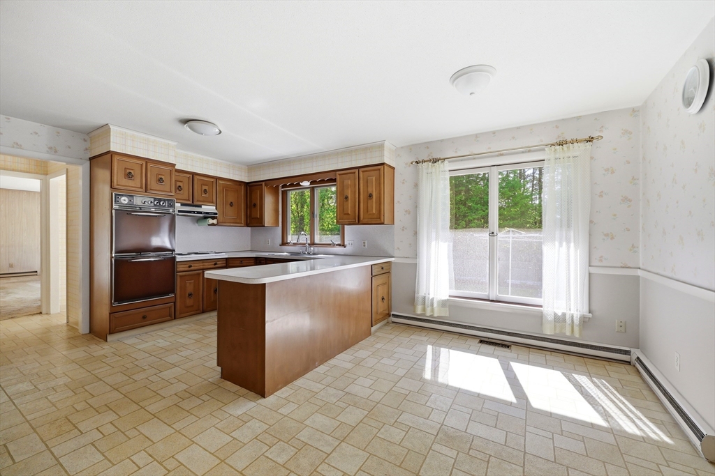 1303 Plumtree Road Springfield, MA 01119 - Photo 15 of 39 Gallery Image 15