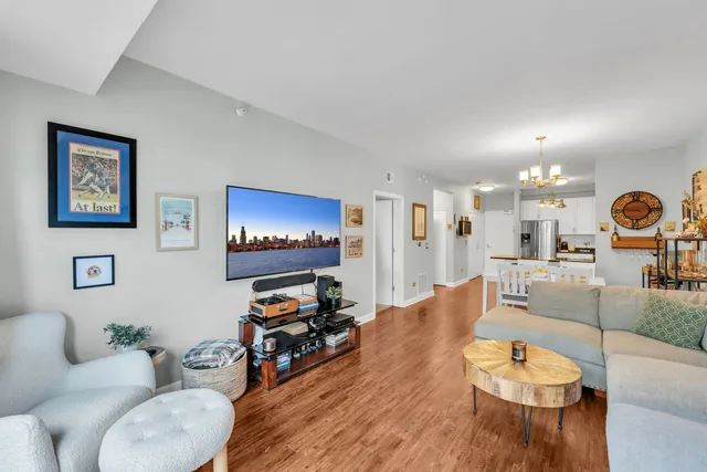 $275,000 | 1133 South State Street, Unit 403B, Chicago, IL 60605